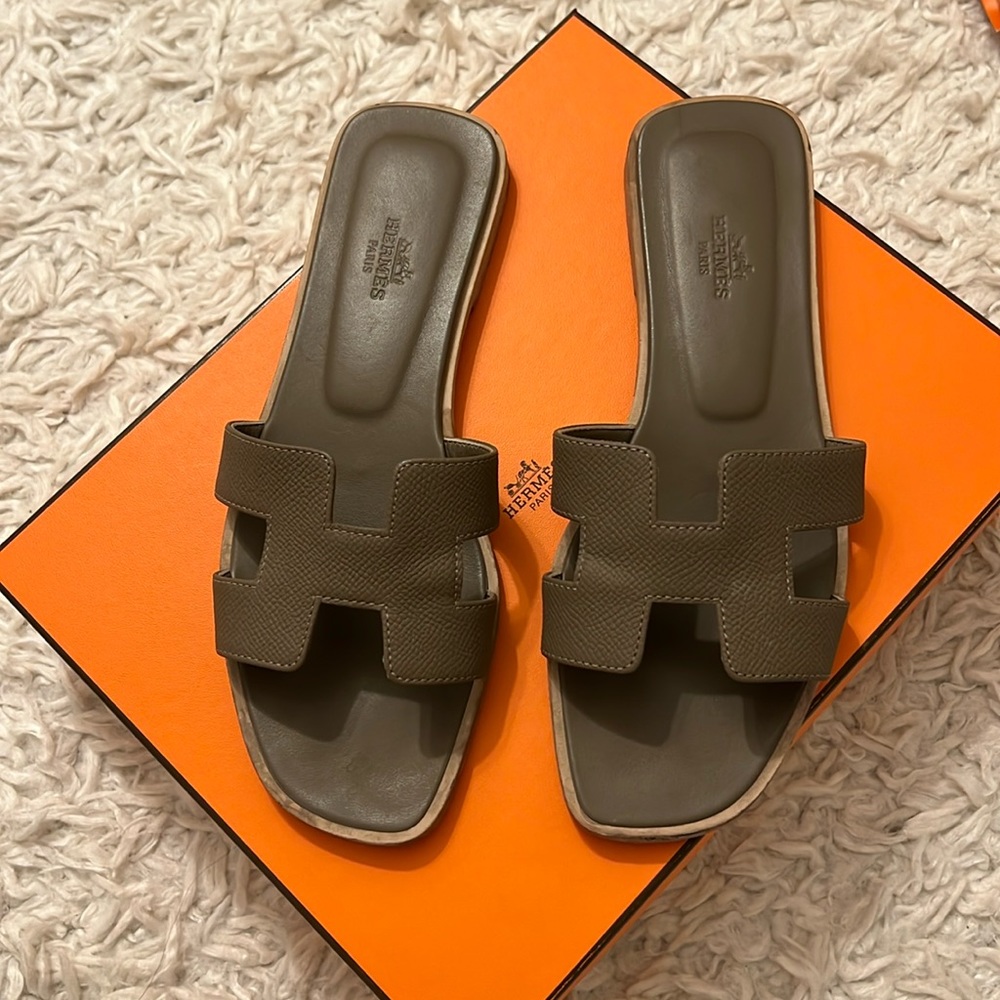 - Hermes Oran Sandal, Etoupe, Size 7